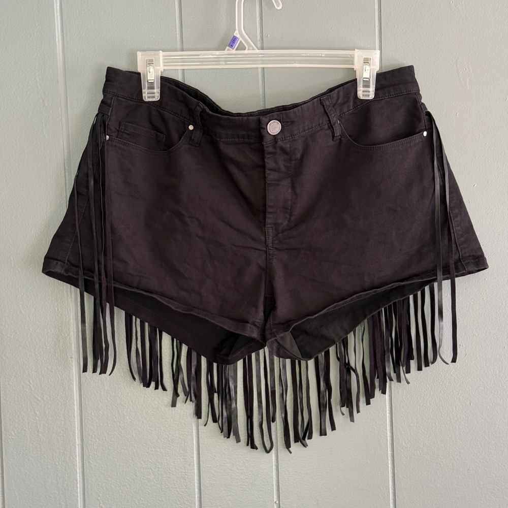 BlankNYC Black Faux Leather Fringe Denim Shorts Mid-Rise Micro Western Size 31 - Picture 1 of 7